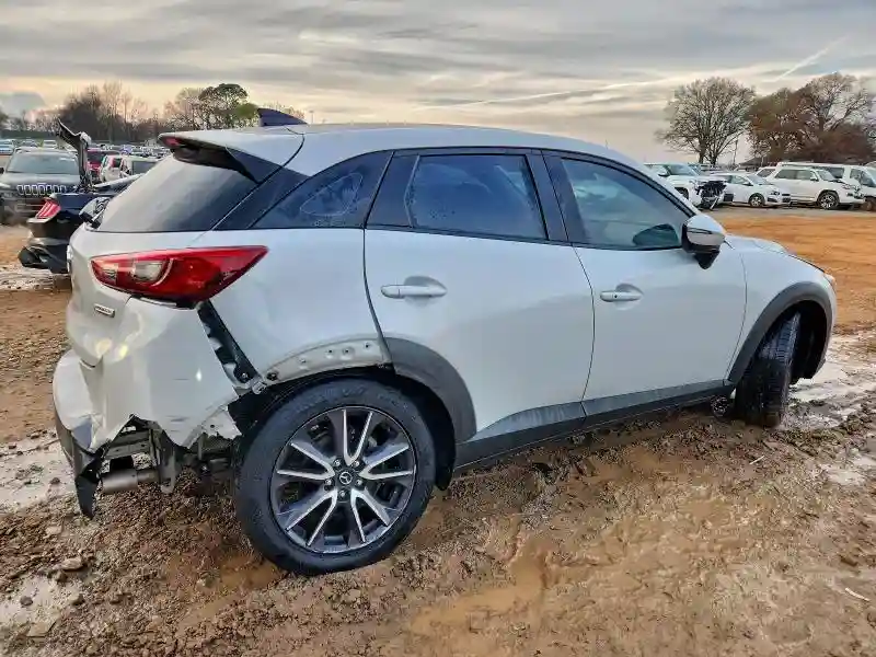 JM1DKDC7XJ0329592 2018 MAZDA CX-3-2