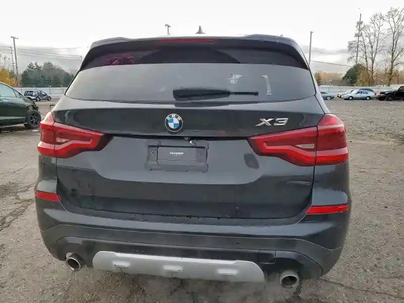 5UXTR9C57JLC73761 2018 BMW X3-5