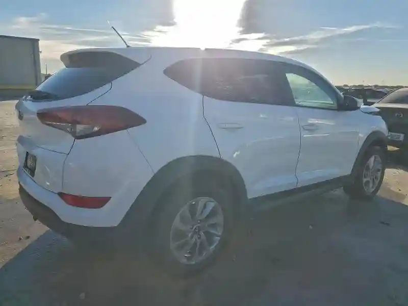 KM8J23A42JU616760 2018 HYUNDAI TUCSON-2