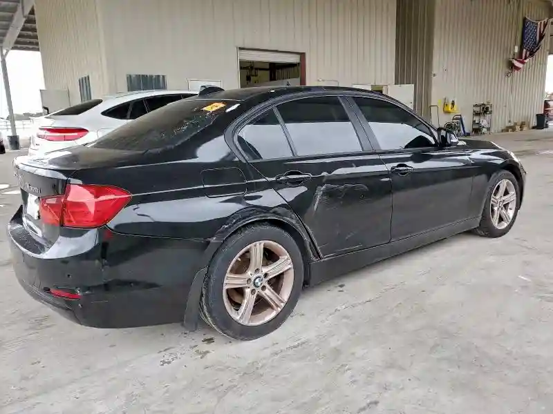 WBA3B5G50FNS18034 2015 BMW 3 SERIES-2