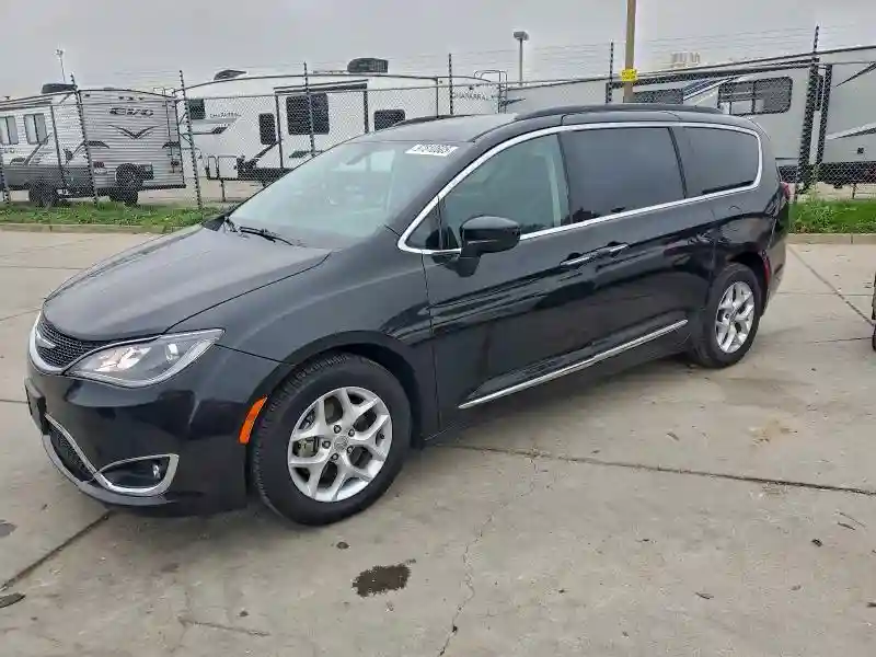 2C4RC1BG2HR820855 2017 CHRYSLER PACIFICA-0