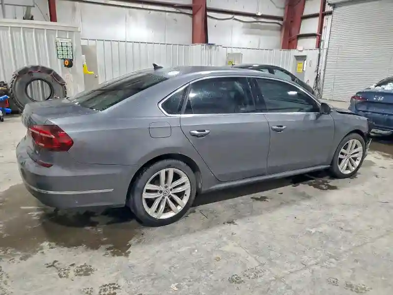 1VWBA7A31JC021878 2018 VOLKSWAGEN PASSAT-2