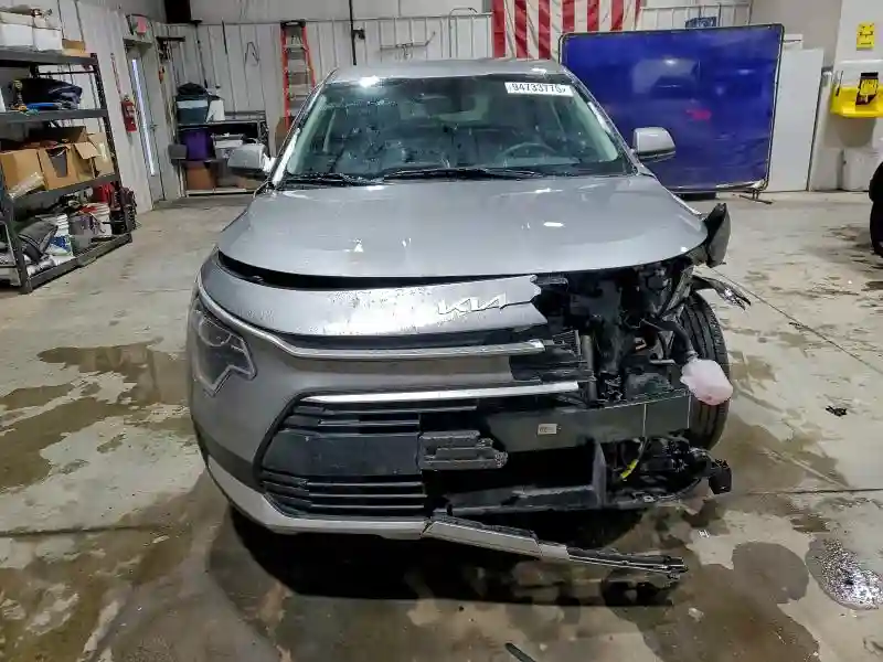 KNDCP3LEXP5069955 2023 KIA NIRO-4