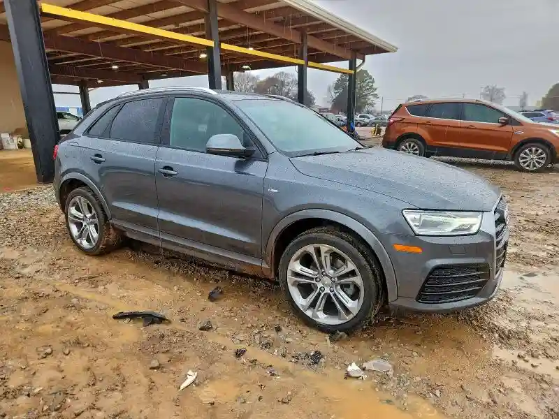 WA1ECCFSXJR003096 2018 AUDI Q3-3