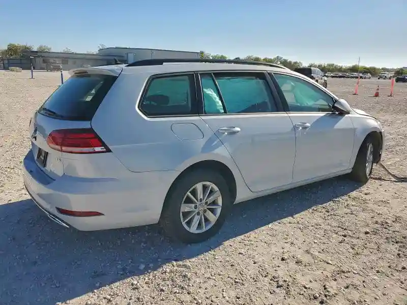 3VWD17AU5JM768013 2018 VOLKSWAGEN GOLF-2