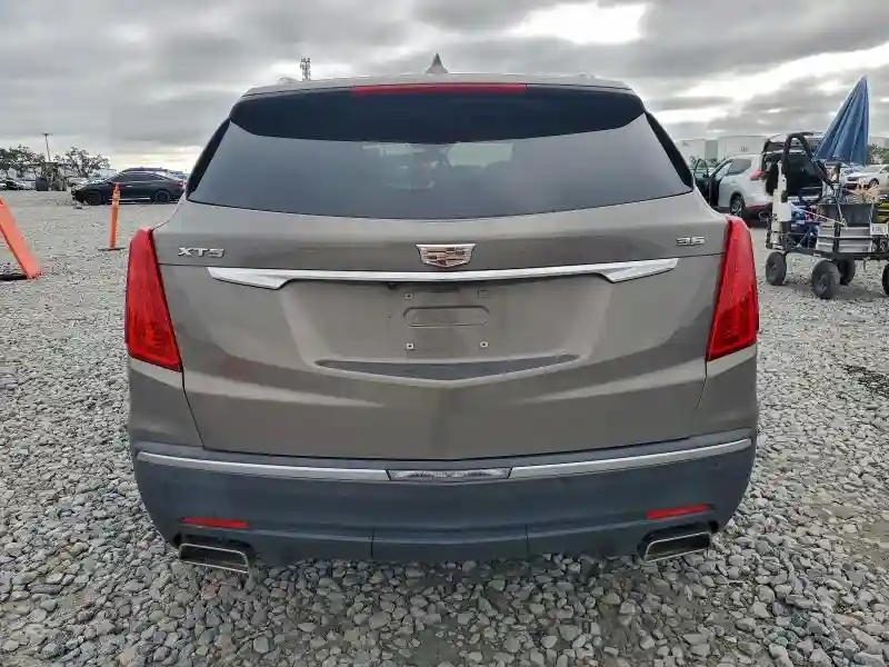1GYKNARS2HZ240947 2017 CADILLAC XT5-5